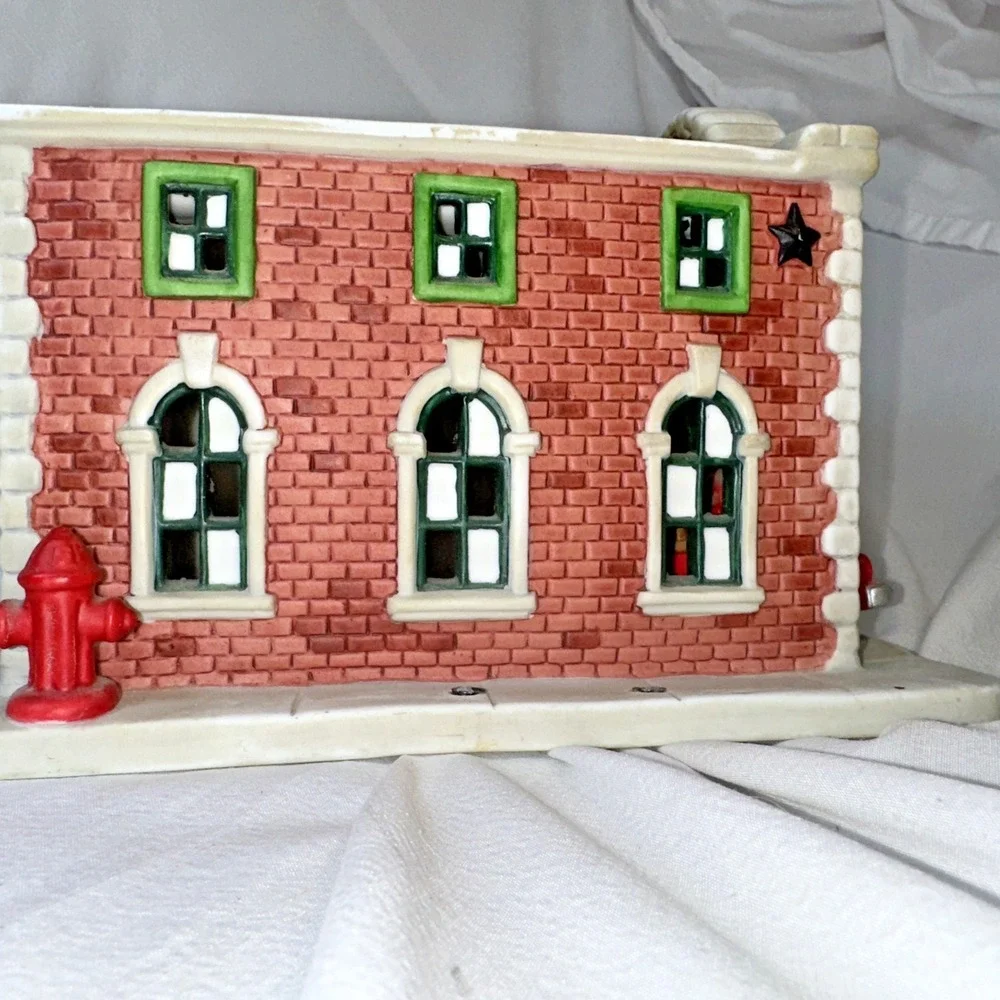 Partylite Retired 1993 Hook & Ladder Fire Station Ceramic House For Tea Candles - Picture 6 of 8